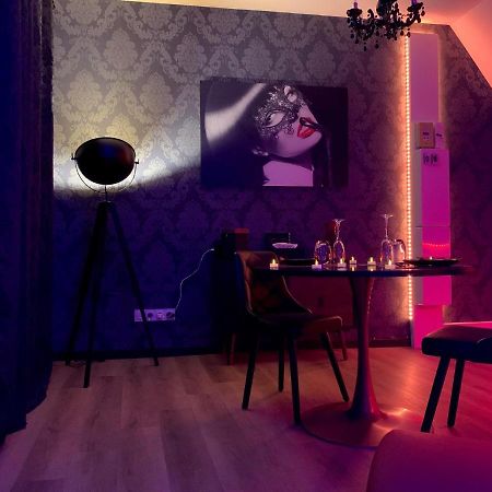 Love Room Avec Jacuzzi Prive Bonnetable エクステリア 写真